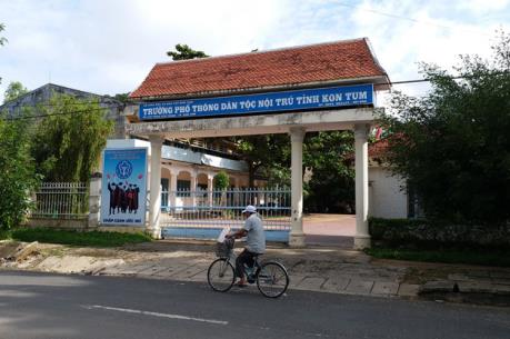 Kon Tum xử lý việc nhà trường tự ý lấy học bổng của học sinh để trả tiền dạy phụ đạo
