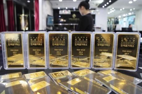 Giá vàng châu Á giảm do quan ngại về triển vọng kinh tế Mỹ