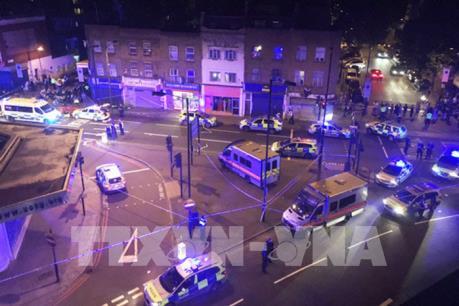 Công bố danh tính nghi phạm vụ lao xe tải vào người đi bộ ở Anh