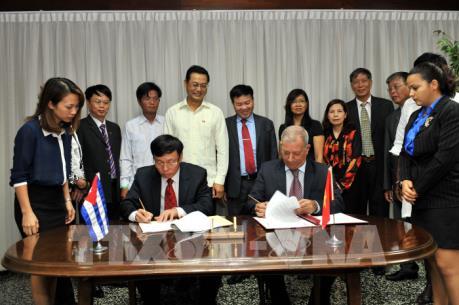 Trao tặng 5000 tấn gạo cho Cuba