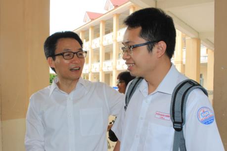 Kỳ thi THPT quốc gia năm 2017: Phó Thủ tướng Vũ Đức Đam động viên các thí sinh