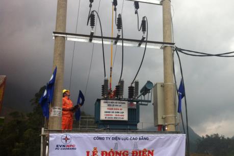 Dành vốn thực hiện các dự án cấp điện cho nông thôn, miền núi, hải đảo