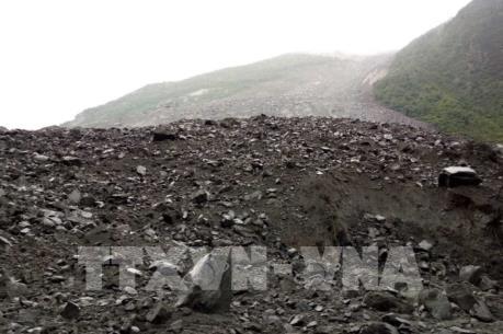 Chủ tịch Tập Cận Bình chỉ đạo công tác cứu người mắc kẹt do lở đất