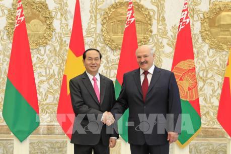 Tổng thống Belarus Alexander Lukashenko đón, hội đàm với Chủ tịch nước Trần Đại Quang