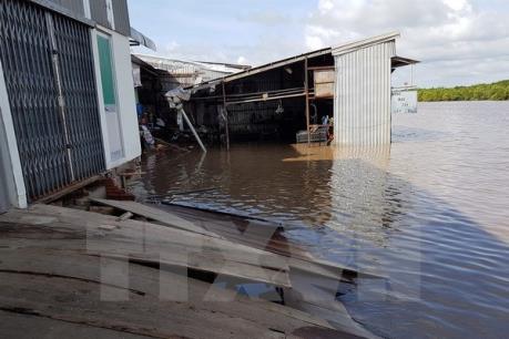 Liên tiếp xảy ra sạt lở đất trong đêm