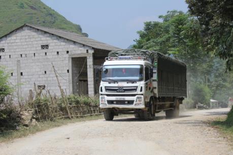 Hà Nội: Xử lý tình trạng xe quá tải hoành hành trên đường liên xã huyện Mỹ Đức