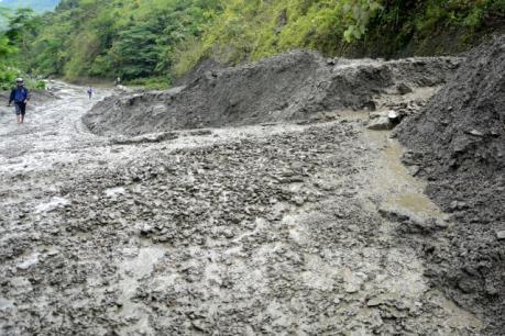 Nguy cơ tắc nghẽn Quốc lộ 12 nối Lai Châu và Điện Biên do sự cố sạt lở đất