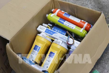 Khởi tố hai giám đốc buôn bán màng lọc nước giả