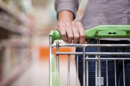 Cả thu nhập và tiết kiệm của người dân Anh đều sa sút