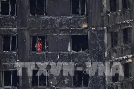 Anh: Hàng trăm tòa nhà cao tầng không đảm bảo an toàn cháy nổ