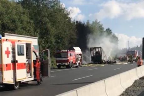 Đức: Tai nạn xe buýt nghiêm trọng, hàng chục người thương vong