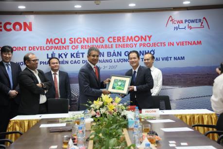 Ký biên bản ghi nhớ về phát triển các dự án năng lượng tái tạo