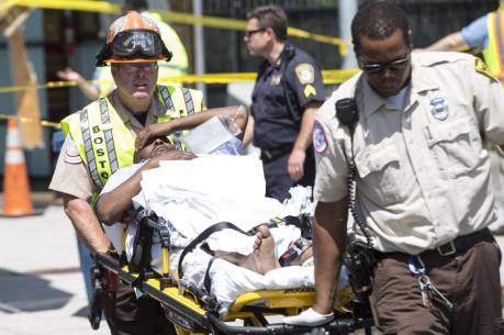 Mỹ: Taxi đâm vào đám đông trước ngày Độc Lập