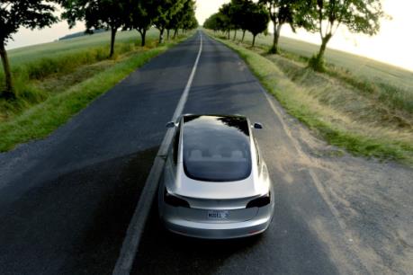 Tesla sẽ sản xuất mẫu xe điện giá rẻ Model 3 đầu tiên từ ngày 7/7