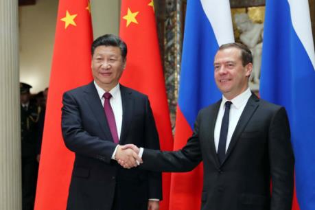 Chủ tịch Trung Quốc Tập Cận Bình hội đàm với Thủ tướng Nga Dmitry Medvedev