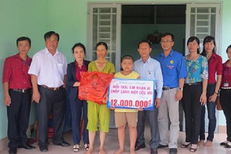 Bình Dương là tỉnh duy nhất trong cả nước không còn hộ nghèo và cận nghèo ​