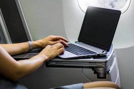 Thêm 1 hãng hàng không được Mỹ dỡ bỏ lệnh cấm mang laptop lên máy bay 