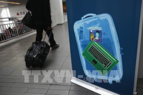 Mỹ dỡ bỏ lệnh cấm mang laptop lên máy bay của Qatar Airways