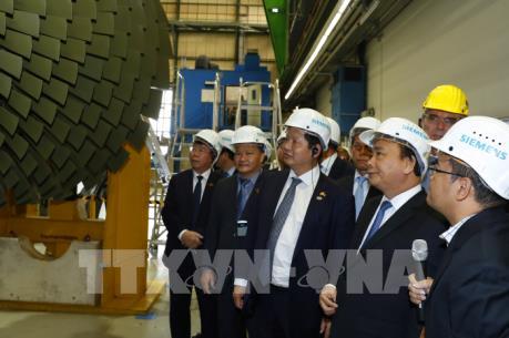 Thủ tướng Nguyễn Xuân Phúc đối thoại với các nhà đầu tư hàng đầu của CHLB Đức