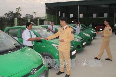 Xử phạt xe không giấy tờ gốc: Chủ xe và ngân hàng như "ngồi trên lửa"