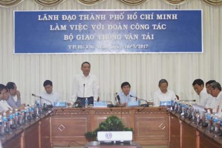 Ưu tiên giải quyết hạ tầng giao thông quá tải cho Tp. Hồ Chí Minh