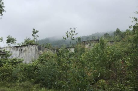 Công trình nước sạch tiền tỷ bỏ hoang, dân loay hoay tự tìm nguồn nước