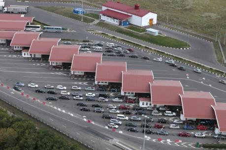 Ukraine siết chặt kiểm soát biên giới với công dân Nga từ 1/1/2018