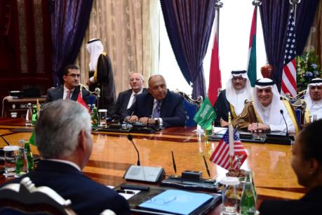 Căng thẳng ngoại giao vùng Vịnh: Ngoại trưởng Mỹ đối thoại với 4 nước Arab tìm lối thoát