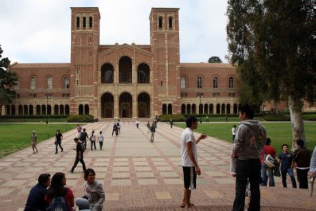 Đại học Mỹ sơ tán khẩn cấp sinh viên do có đe dọa đánh bom