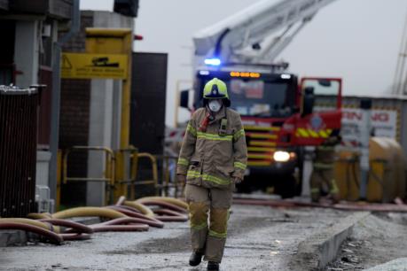 Australia sơ tán hàng trăm hộ dân vì khói độc