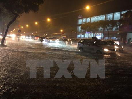 Dự báo thời tiết hôm nay 16/7: Bão số 2 gây mưa lớn, nguy cơ ngập úng tại Hà Nội