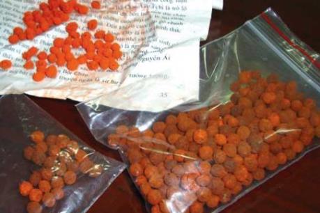 Hai bệnh nhi ngộ độc thuốc cam không rõ nguồn gốc