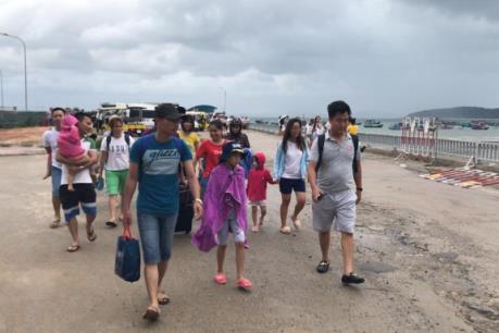 Bão số 2 khiến 3.500 khách du lịch mắc kẹt ở đảo Cô Tô, Quảng Ninh