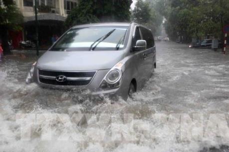 10 điều cần lưu ý khi đi ô tô qua vùng ngập nước