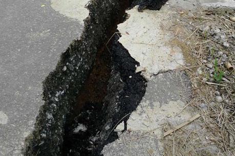 Khắc phục hậu quả bão số 2: Sửa chữa lún, nứt tại Quốc lộ 217 qua Thanh Hóa