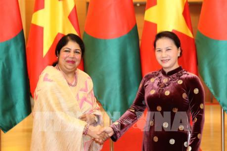 Chủ tịch Quốc hội Nguyễn Thị Kim Ngân hội đàm với Chủ tịch Quốc hội Bangladesh
