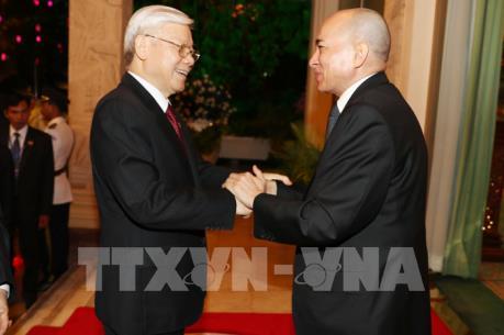 Quốc vương Campuchia: Việt Nam - Campuchia là láng giềng gần gũi, là anh em của nhau