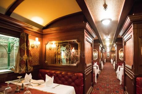 Nhật Bản khai trương tàu tốc hành Hoàng gia sang trọng bậc nhất