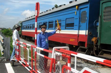 Thủ tướng chỉ thị lập lại trật tự hành lang an toàn đường bộ, đường sắt