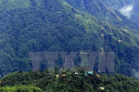 Khai thác du lịch sinh thái gắn với bảo vệ môi trường Vườn quốc gia Hoàng Liên