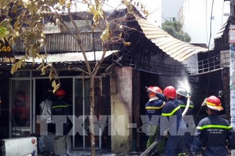 Hỏa hoạn thiêu rụi 3 cửa hàng tại TP. Hồ Chí Minh