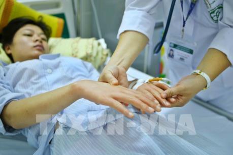 Dịch sốt xuất huyết: Nhập viện ngay khi thấy những dấu hiệu này