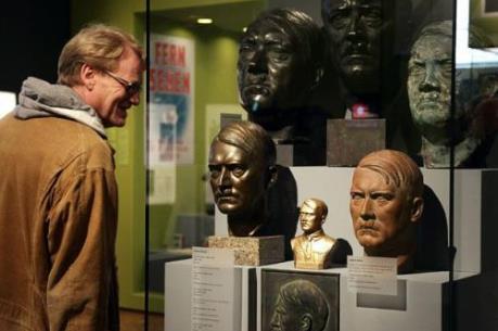 Triển lãm hiếm hoi về cuộc đời trùm phát xít Hitler