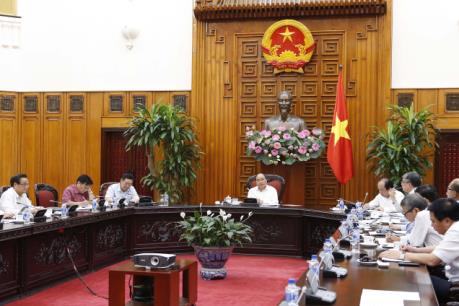 Thủ tướng làm việc với Tổ tư vấn kinh tế của Chính phủ