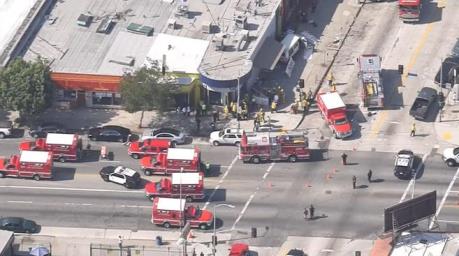 Nhiều người bị thương trong vụ lao xe tải tại Mỹ