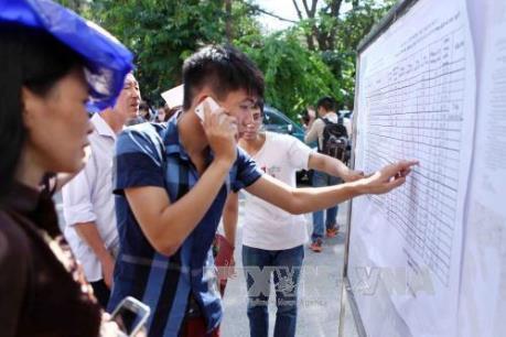 Nhiều trường đại học công bố điểm chuẩn xét tuyển ở cả 2 miền Nam và Bắc