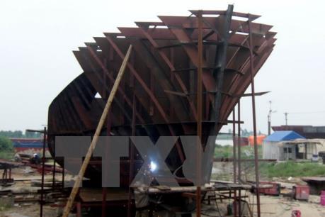 Bình Định tiếp tục lấy mẫu vỏ thép tàu cá để kiểm định