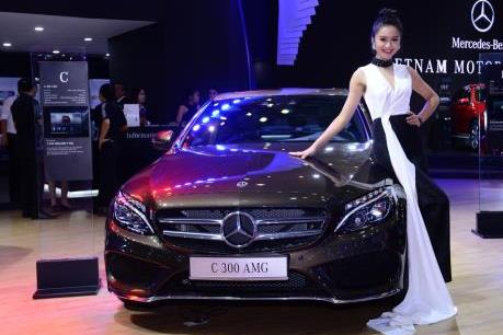 Mercedes-Benz trình làng GLA và C-Class mới tại triển lãm ô tô Việt Nam