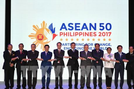Các ngoại trưởng ASEAN thông qua dự thảo khung COC