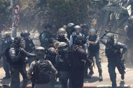 Jerusalem đang chờ người dập lửa? 